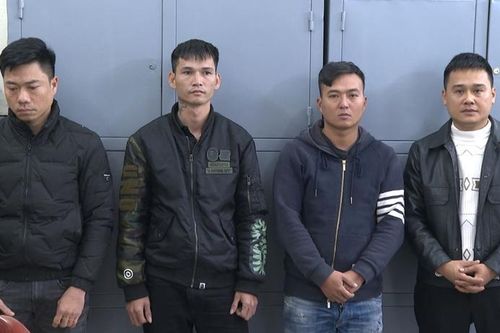 Thua bạc, rút dùng súng cưỡng đoạt lại tài sản đã mất