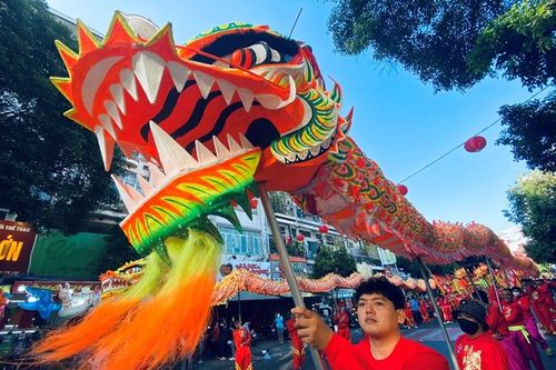 Lễ hội 'Nghinh Ông Quan Thánh Đế Quân tuần du' thu hút du khách nước ngoài