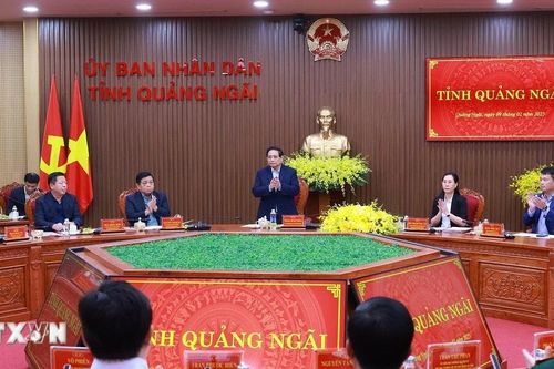 Thủ tướng Phạm Minh Chính làm việc với lãnh đạo tỉnh Quảng Ngãi