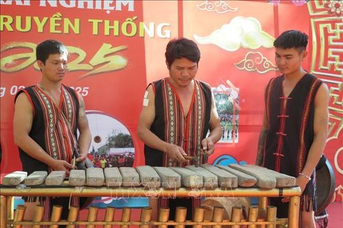 Người 'giữ hồn' cho nhạc cụ Xơ Đăng