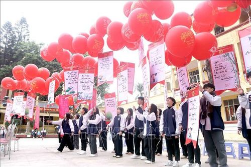 Rộn ràng Ngày Thơ Việt Nam lần thứ 23 - Xuân Ất Tỵ 2025 tại Vĩnh Phúc
