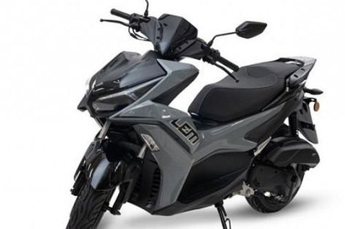 Xe tay ga rất giống Air Blade nhưng trang bị tương tự SH, giá lại rất rẻ