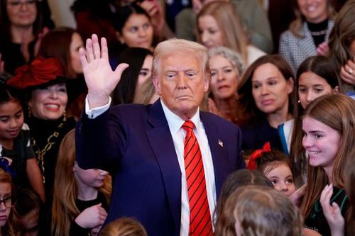 Tổng thống Trump đề xuất hỗ trợ tị nạn cho người da trắng ở Nam Phi