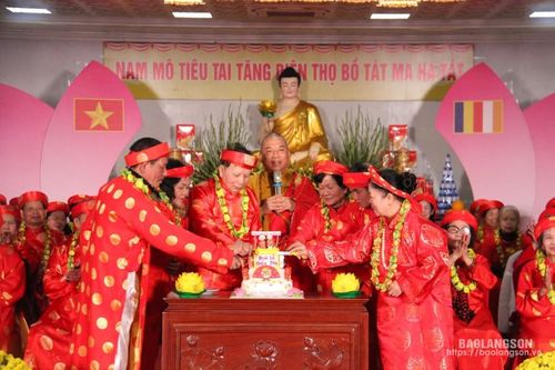 Chúc thọ 238 người cao tuổi
