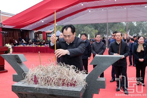 Khai hội Đền thờ Lý Nam Đế