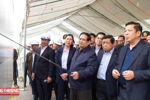 Thủ tướng kiểm tra các dự án giao thông trọng điểm tại Quảng Ngãi