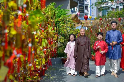 Sắc xuân tại Việt Nam Quốc Tự trong những ngày đầu tháng Giêng