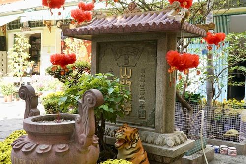 Thăm chùa Thiên Tôn - Di tích lịch sử tại TP.HCM