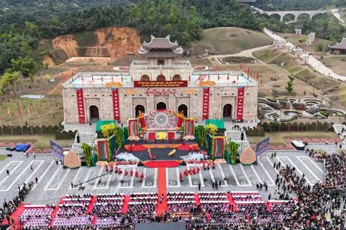 Khai mạc Tuần Văn hóa - Du lịch và khai hội xuân Tây Yên Tử 2025