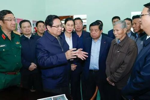 Thủ tướng kiểm tra các dự án trọng điểm tại Quảng Ngãi
