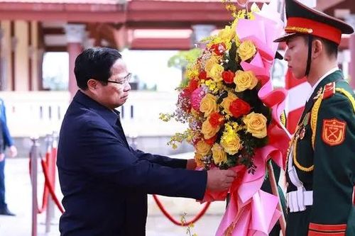 Thủ tướng dâng hương tưởng nhớ cố Thủ tướng Phạm Văn Đồng