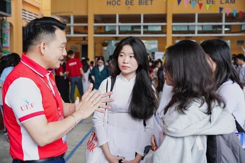Tuyển sinh đại học 2025: Nhiều trường chi học bổng 'khủng' chiêu mộ thí sinh