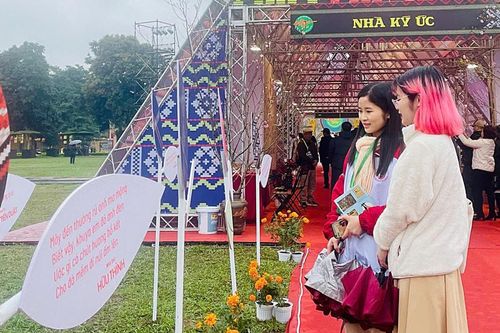 Thơ ca Việt Nam:Khơi lên khát vọng và trách nhiệm sáng tạo