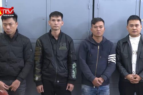 Rút súng đe dọa để cướp, cưỡng đoạt tài sản hàng trăm triệu đồng trên chiếu bạc