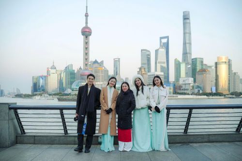 Hoa Hậu Kiều Duy, Nam Vương Tuấn Ngọc mặc áo dài dưới thời tiết âm độ C