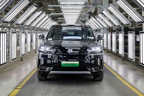 SUV điện 3 hàng ghế của BYD lộ diện
