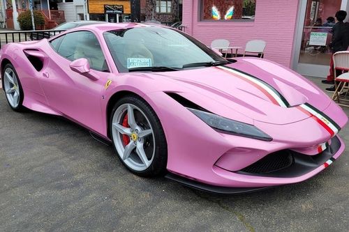 Không sơn xe màu hồng và những nguyên tắc 'độc đoán' của Ferrari