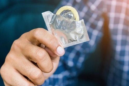Điều gì xảy ra khi dùng bao cao su hết hạn?