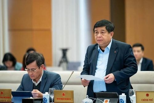 Chính phủ trình điều chỉnh kịch bản tăng trưởng GDP năm 2025 đạt 8% trở lên