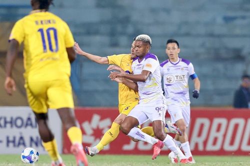 Ngoại binh Hà Nội FC bị chê thậm tệ sau trận ra mắt dù là Vua phá lưới giải VĐQG ở Nam Mỹ