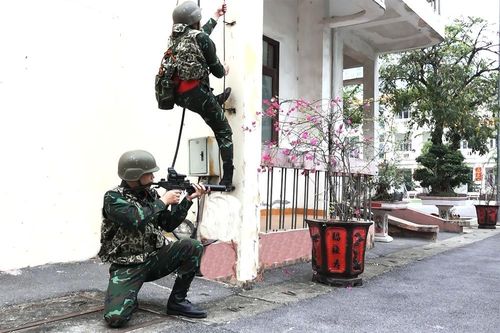 Đặc công luôn chủ động ứng phó