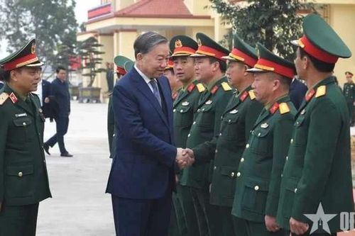 Tổng Bí thư Tô Lâm thăm và làm việc tại Lữ đoàn Tên lửa 490