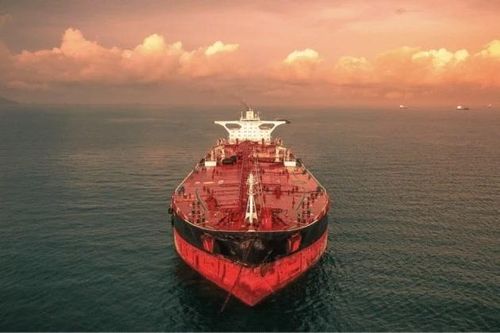 Tàu chở 130.000 tấn dầu nhiên liệu chìm tại cảng Leningrad sau tiếng nổ