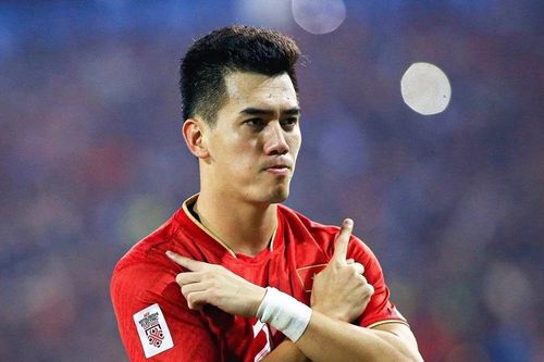 Tiến Linh 'vượt mặt' Xuân Son