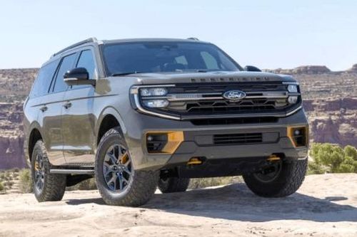 Cập nhật bảng giá xe hãng Ford mới nhất tháng 2/2025