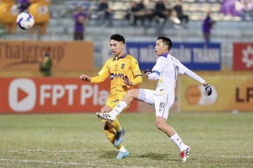 Văn Quyết lập cú đúp, Hà Nội FC đánh bại Sông Lam Nghệ An