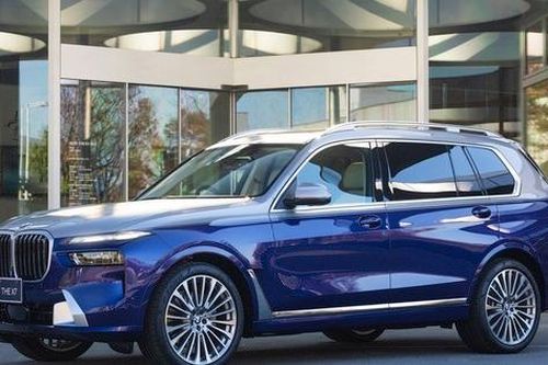 BMW X7 có trần 'bầu trời sao' như Rolls-Royce