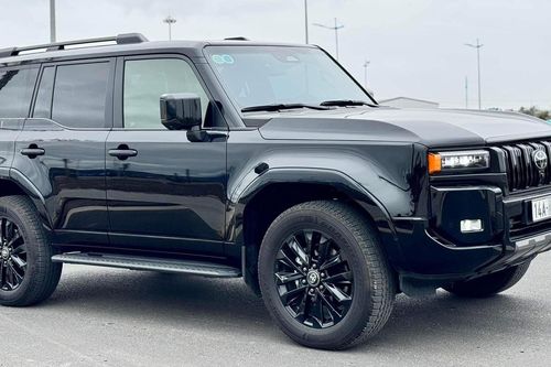 Đi 1.000km, Toyota Land Cruiser Prado được 'hét' giá đắt hơn xe mới gần nửa tỷ
