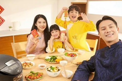 'Bài toán' của các gia đình hiện đại: Cân bằng giữa tiện lợi và giá trị truyền thống trong bữa cơm nhà