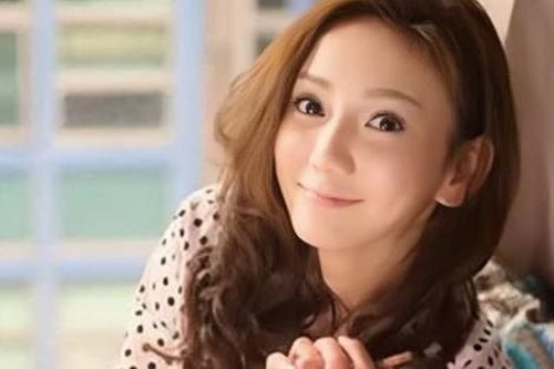 Một nữ người mẫu vừa bị bắt giữ ở Mỹ sau 6 năm lẩn trốn, trục xuất về nước