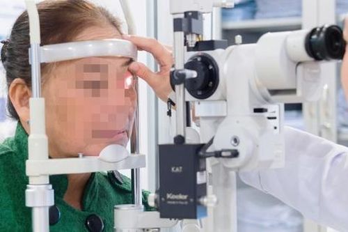 Lâm Đồng: Nữ bệnh nhân bị thủng nhãn cầu do viêm loét giác mạc