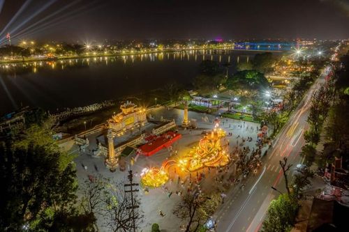 Trên đôi cánh di sản