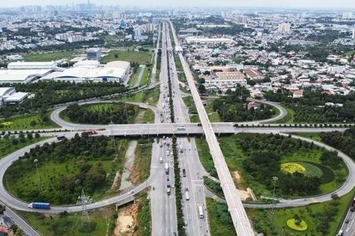Đại gia địa ốc đẩy mạnh 'đánh bắt xa bờ'