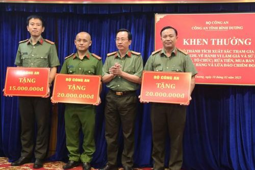 Phá đường dây lừa đảo công nghệ cao chiếm đoạt hơn 100 tỷ đồng