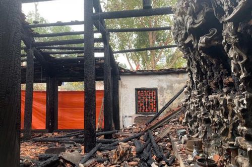 Chùa Vẽ tan hoang sau vụ cháy