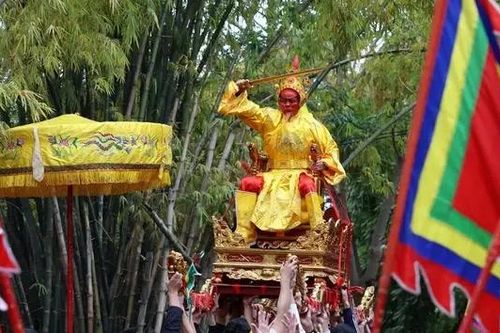 Nghi thức rước vua độc đáo tại lễ hội đền Sái