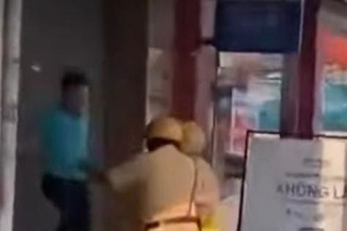 Thông tin về clip cảnh sát giao thông giằng co với tài xế công nghệ tại TP Hồ Chí Minh