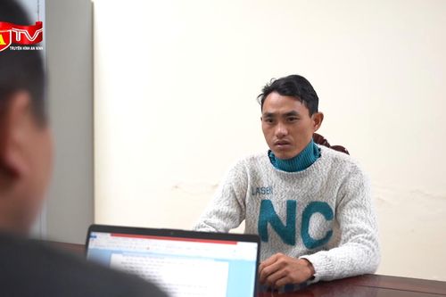 Đối tượng truy nã về tội bắt giữ người trái pháp luật ra đầu thú