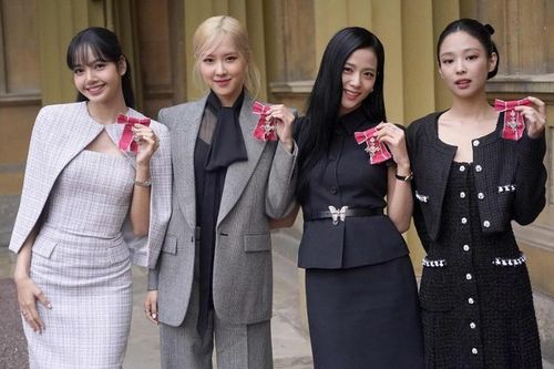 K-pop thành 'thiên đường đầu tư' trước các đòn thuế quan của ông Trump