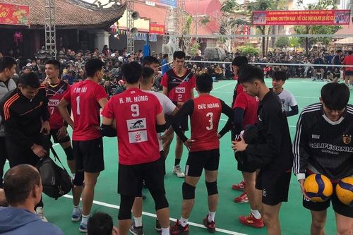 Đội bóng chuyền hàng đầu Việt Nam nhận thưởng khủng nhờ chức vô địch giải hội làng
