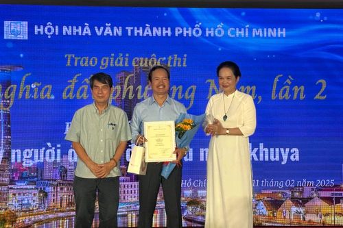 Trao giải Cuộc thi thơ 'Nhân nghĩa đất phương Nam' lần 2