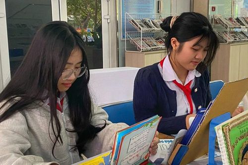 Phát động phong trào ủng hộ sách và tặng sách cho trung tâm học tập cộng đồng