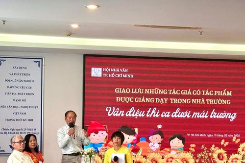 Lớn lên từ những 'Vần điệu thi ca dưới mái trường'