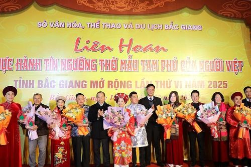 Liên hoan 'Thực hành Tín ngưỡng thờ Mẫu Tam phủ của người Việt'