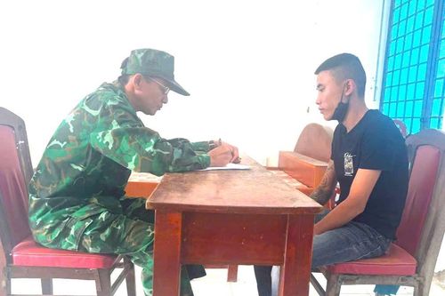 Bắt giữ đối tượng có lệnh truy nã tại cửa khẩu quốc tế Mộc Bài