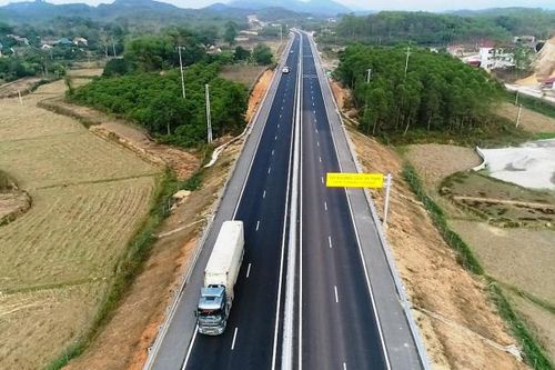 Quyết tâm đạt mục tiêu tăng trưởng 8% trở lên và thông toàn tuyến cao tốc từ Cao Bằng tới Cà Mau trong năm 2025